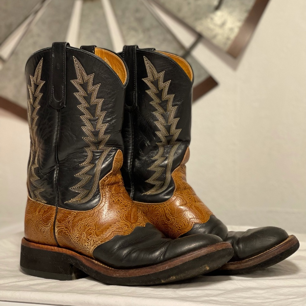 Vintage Legacy West Cowboy Boots 9.5B Crepe Soles Round Toe (similar to Ariat)